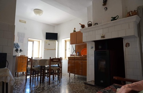 Ostuni Villa | Historic villa with trulli in Valle D'itria surrounded by nature
