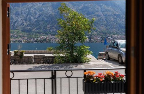 Muo Apartment | Historic Waterfront Apartment