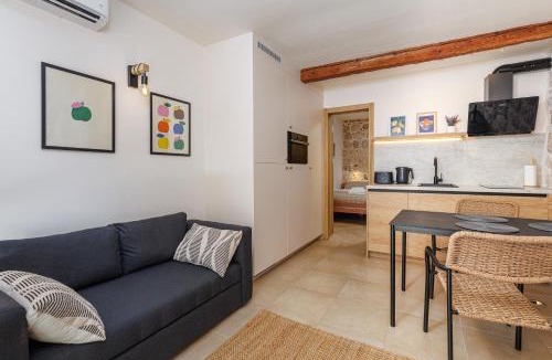 Muo Apartment | Historic Waterfront Apartment