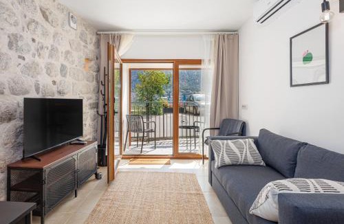 Muo Apartment | Historic Waterfront Apartment