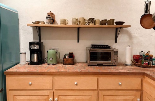 Marfa House | Historic Watermelon Adobe - King Bed - Walkable
