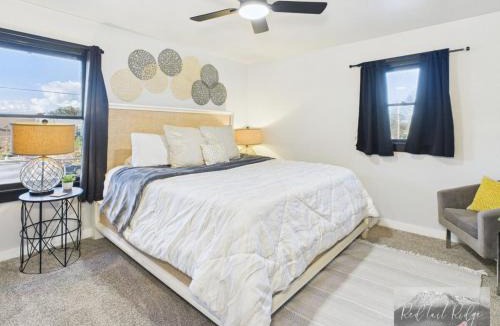 Albany House | Historical Albany Downtown House with 5 Bedrooms
