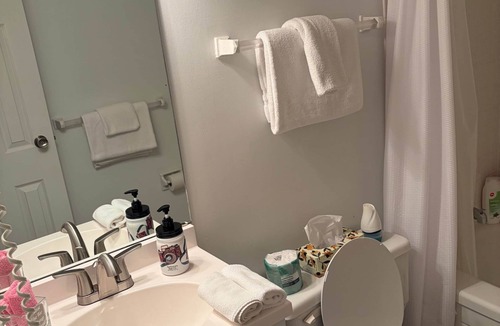 Historic Old Town Hotel | Historical King George Inn 3