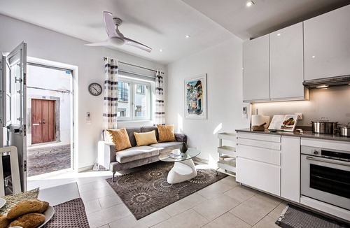 Tavira House | Historical center of Tavira-2 bedroom house with large terrace, garage&free Wifi