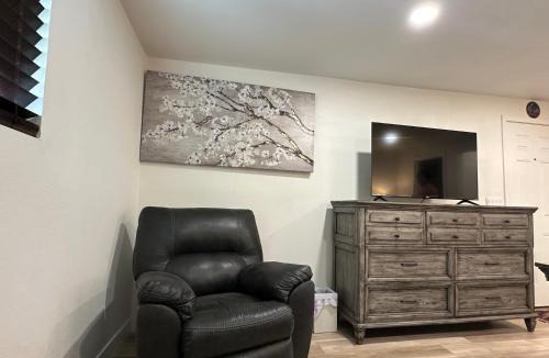 Kingman House | Historical downtown getaway with two master bedrooms! Great for two couples or coworkers
