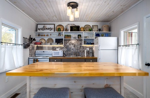 Luray House | Historical home, walkable to many restaurants and shops.