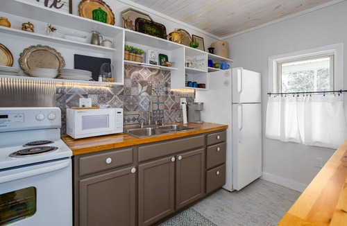 Luray House | Historical home, walkable to many restaurants and shops.