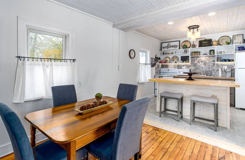 Luray House | Historical home, walkable to many restaurants and shops.