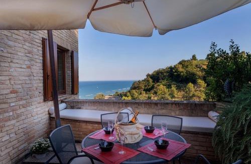 Cupra Marittima Apartment | Historical Residence Patio - Sea View, Garden, AC