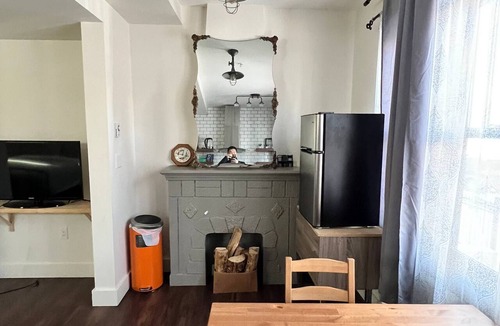 North Central Edmonton Apartment | Historical Studio 1912 Renovated
