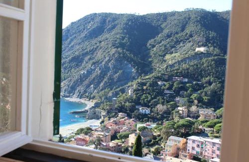 Cinque Terre Apartment | Historical Villa The Birdhouse - Garden Views