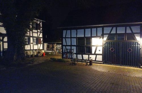 Uckerath Apartment | Historische Scheune mit Whirlpool