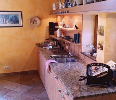 Uckerath Apartment | Historische Scheune mit Whirlpool
