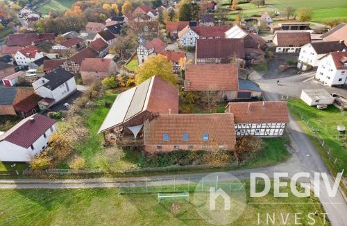 Schenklengsfeld House | Historischer Hof, einladend für Mensch und Tier.