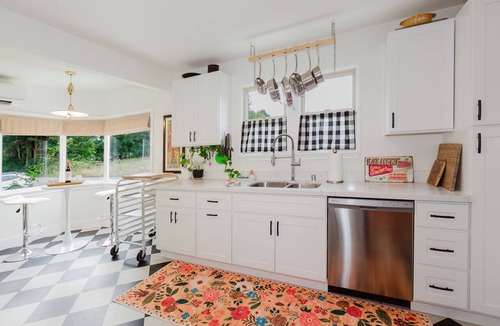 Kingston House | History and Character! Charming homestead near Eglon Beach in Kingston, WA