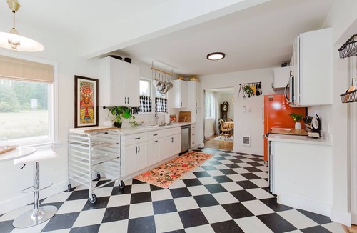 Kingston House | History and Character! Charming homestead near Eglon Beach in Kingston, WA