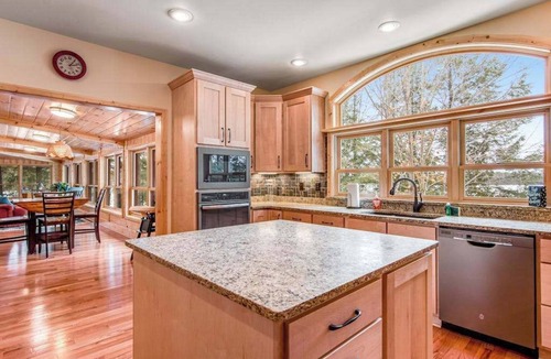 Mercer House | History-filled lakefront home with dock, fire pit, fireplace, & kayaks - dogs OK