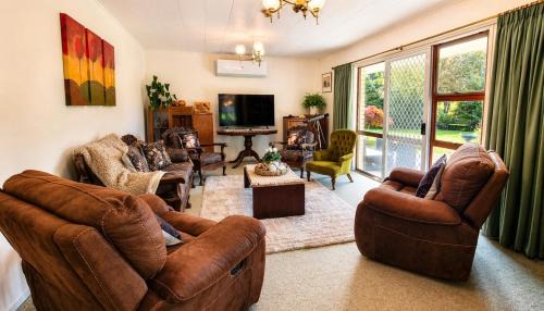 Rotorua House | Hiwi Farm Homestay - Peaceful Farm Retreat near Rotorua
