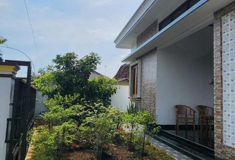 Pati Sub-District Villa | Hj Parmi Homestay Penginapan Murah di Kota Pati