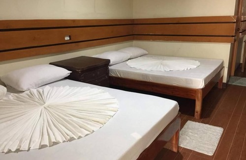 Moalboal Hotel | HK Beach Resort