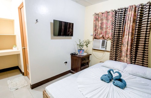 Moalboal Hotel | HK Beach Resort