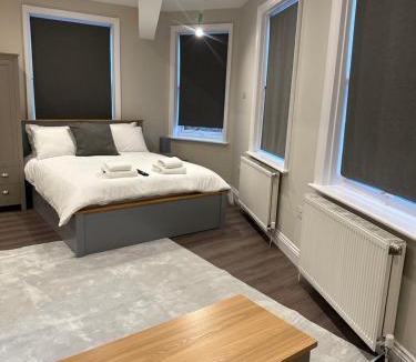 South Acton Apartment | HLM Studios