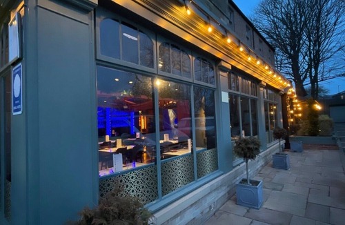Newcastle-upon-Tyne Apartment | HNFC Stays - En-suite, Free Parking & Restaurant