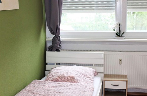 Bensberg Apartment | HÖ01 large apartment with dryer and washing machine