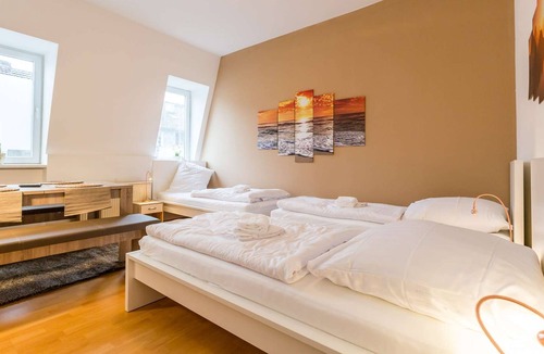 Oberbilk Apartment | HÖ01 large apartment with dryer and washing machine