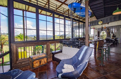 El Penol Cabin | HOBBIT HOTEL