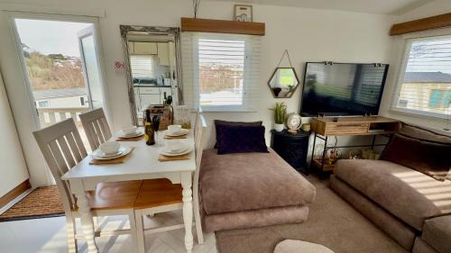 Paignton Resort | Hoburne Devon Bay Holiday Home Fresh Bright Rental - Home from home