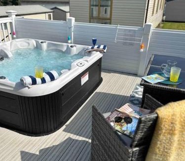 Paignton Resort | Hoburne Devon Bay - Hot Tub 2 Bed Paignton