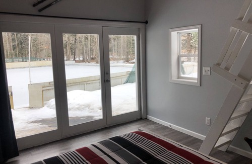 Beulah Apartment | Hockey Room - Sleeps 7, Two TVs & Wooded Trails