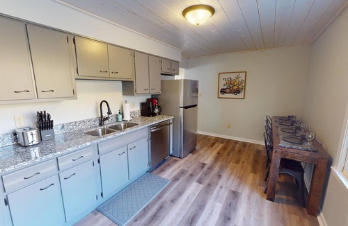Logan Cottage | Hocking Cottage: 3 BR 2 BA for 6 w/Hot tub, Arcades, Fire pit, Wifi on 10 acres