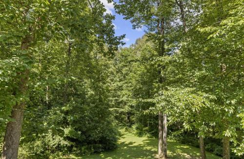 Nelsonville House | Hocking Hills Half Stoned Cabin in the Woods