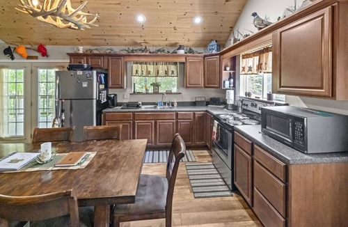 Nelsonville Cabin | Hocking Hills Half Stoned Cabin in the Woods
