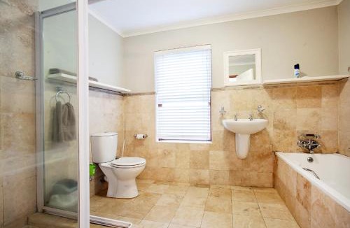 Hogsback Hotel | Hogsback Arminel Self catering Cottages