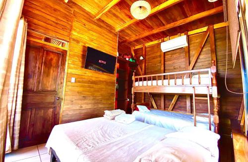 Hojancha Ski Chalet | Hoja Azul