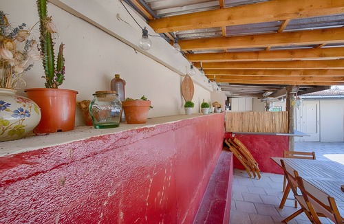 Saint-Bonnet-de-Valclerieux House | Holiday Home “La Maison D'hana” with Shared Pool, Private Terrace & Wi-Fi