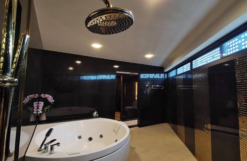 Phitsanulok Hotel | Holatel Hotel Phitsanulok
