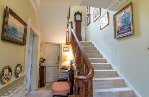 Hadleigh House | Holbecks House by Group Retreats