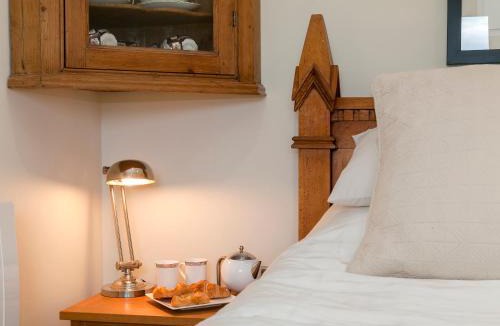 Gloucester House | Holders Cottage