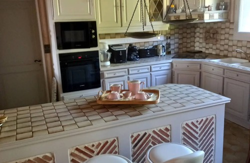 Saint-Christophe-de-Double House | Holiday Home 'Colette' with Private Terrace and Garden