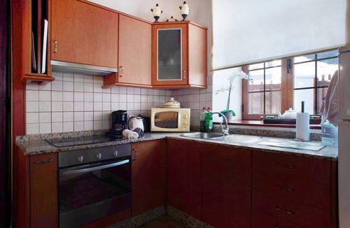 San Bartolome de Tirajana House | Holiday Home "Casa De La Eterna Primavera" with Mountain View, Terrace & Wi-Fi