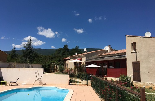 Chateauneuf-Val-Saint-Donat House | Holiday house of 90m2, 6 people 10 minutes from Sisteron, shared swimming pool