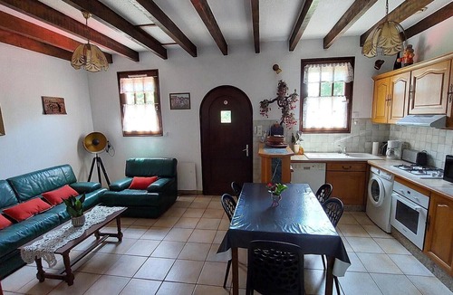 Saint-Pardoux-l'Ortigier House | Holiday Home 'Gîte Saint Pardoux L'ortigier' with Private Terrace, Private Garden and Wi-Fi