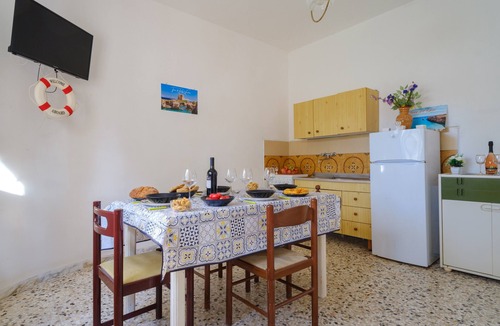 Torre Specchia Ruggeri House | Holiday Accommodation "Villa Tramontana 30 Metri Dal Mare" Near the Beach
