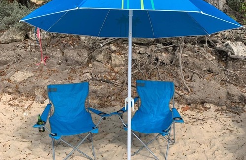 Derricks Apartment | Holiday accommodation 1 minute walk to west coast beach!