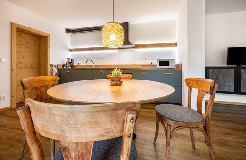 Funes Apartment | Holiday Accommodation "Valentin 36 Apartment Raschötz" with Wi-Fi and balcony