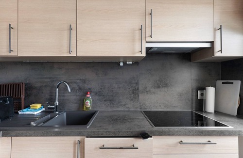 Vaihingen an der Enz Apartment | Holiday Apartment 'Trollinger' with Kitchenette, Balcony and Wi-Fi